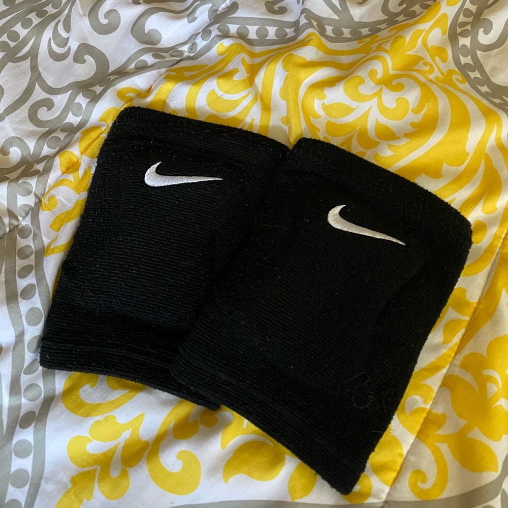 Nike volleyball kneepads